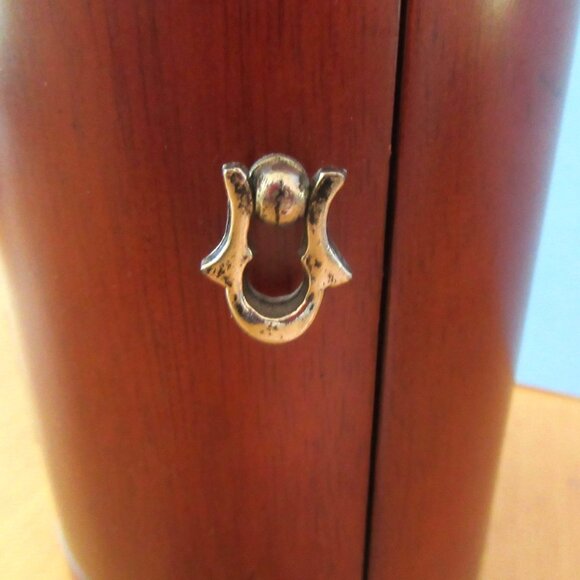 Vintage wood cylinder jewelry box with working clock - 6" tall - unisex - Picture 14 of 14